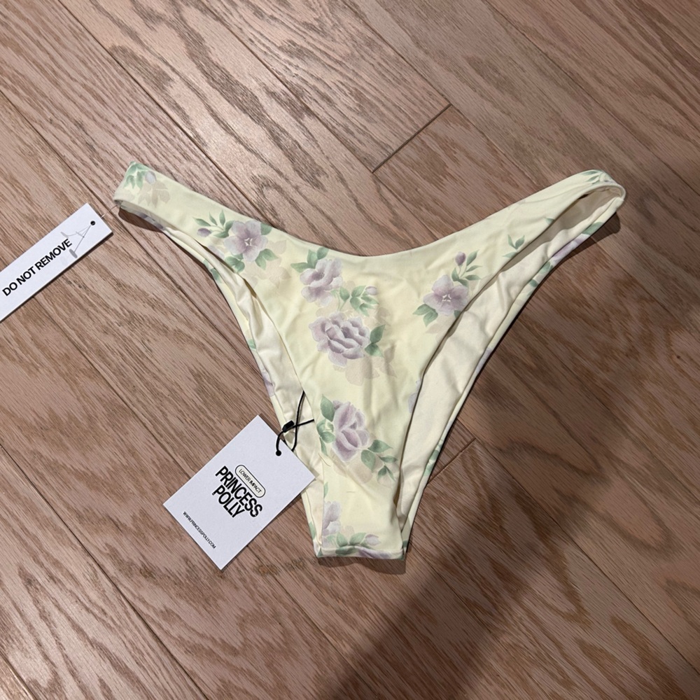Princess Polly Cheeky Bikini Bottom!